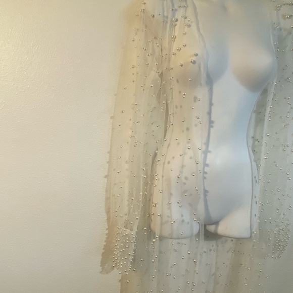 New in Box Oh Polly full length long sleeve pearl accented sheer bridal robe - Picture 3 of 14